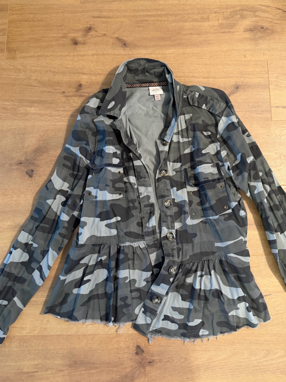 Knox Rose Women's Camouflage Peplum Utility Jacket - Gray & Black